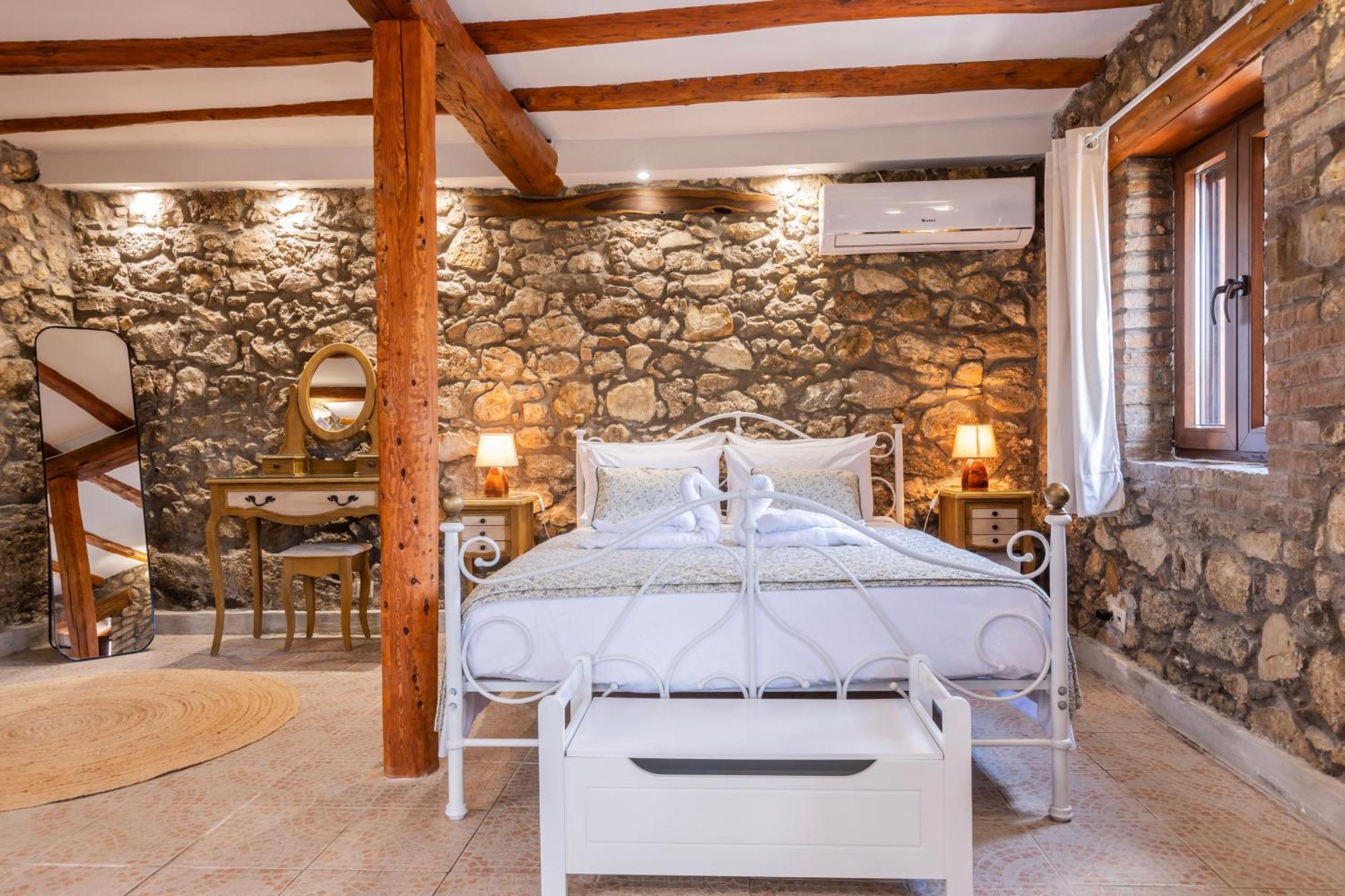 The Stone Suite Мораїтика Екстер'єр фото